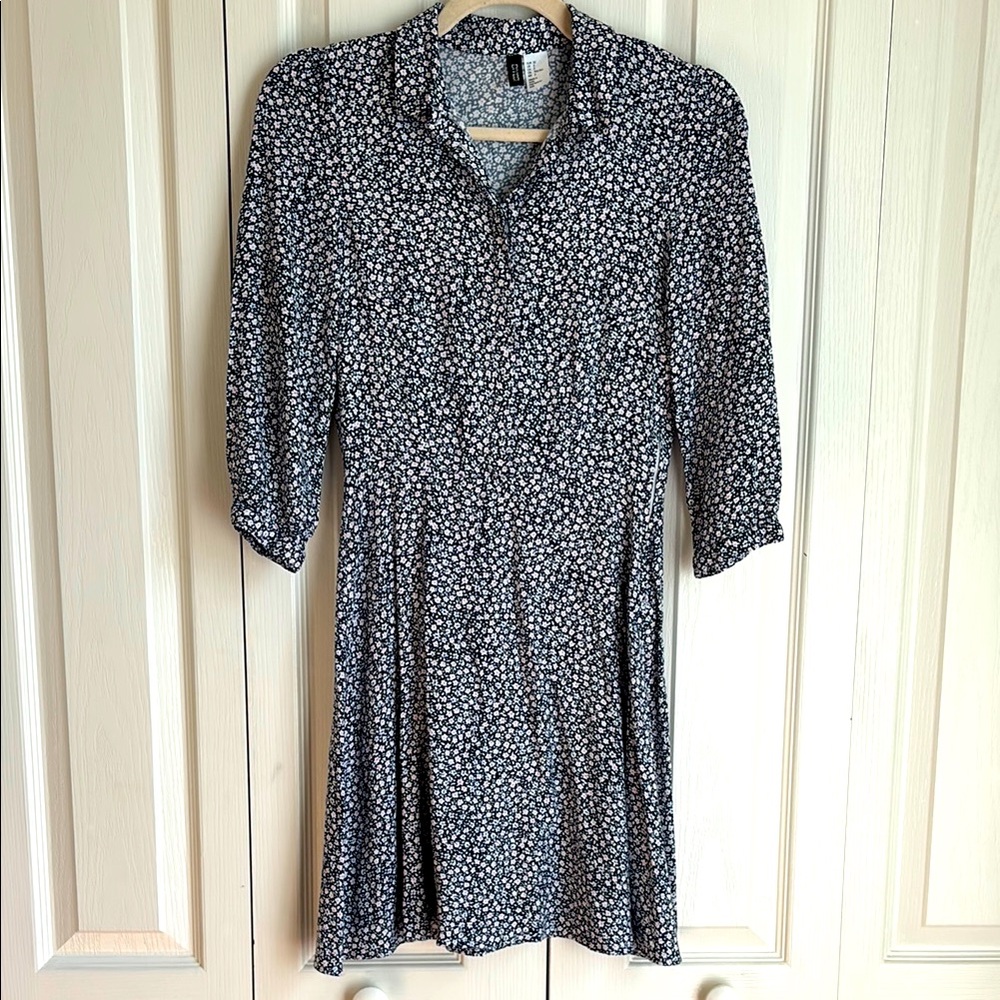 DIVIDED H & M Long Sleeve Ditsy Floral Fit and Flare Dress. Size 2